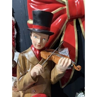 Resin Caroler Family (4 figures together) 