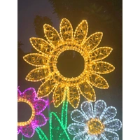 Giant 3 Flowers Selfie Rope Light Motif 