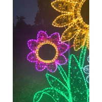 Giant 3 Flowers Selfie Rope Light Motif 