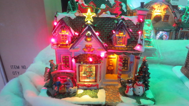 Lemax Best Decorated House