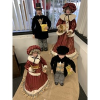 Traditional Family Carolers - 4 figurines