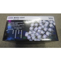 300 LED White Icicles - 5.9m Lighted Length