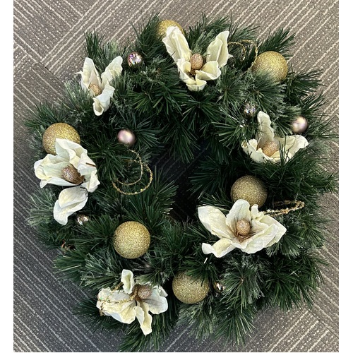 60cm Decorated Bellridge Wreath